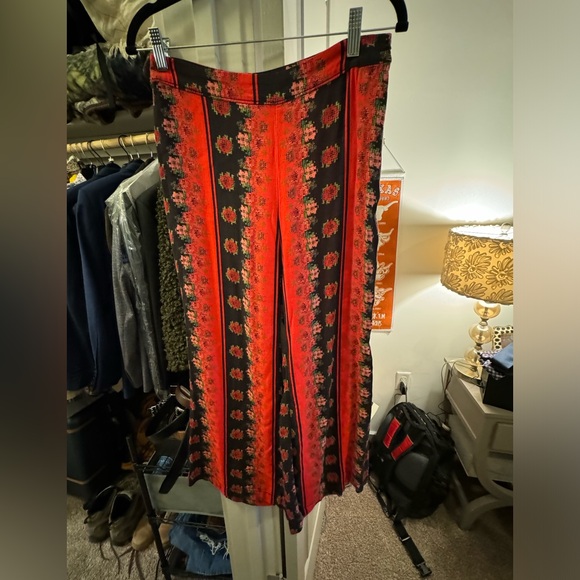 Silence + Noise Extreme Kick Flare Pant | Urban Outfitters - Picture 2 of 4